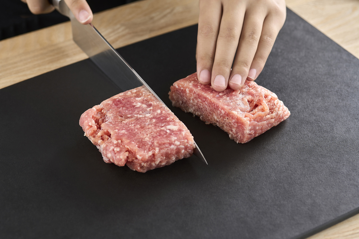 解凍しなくても切れるソフト冷凍室