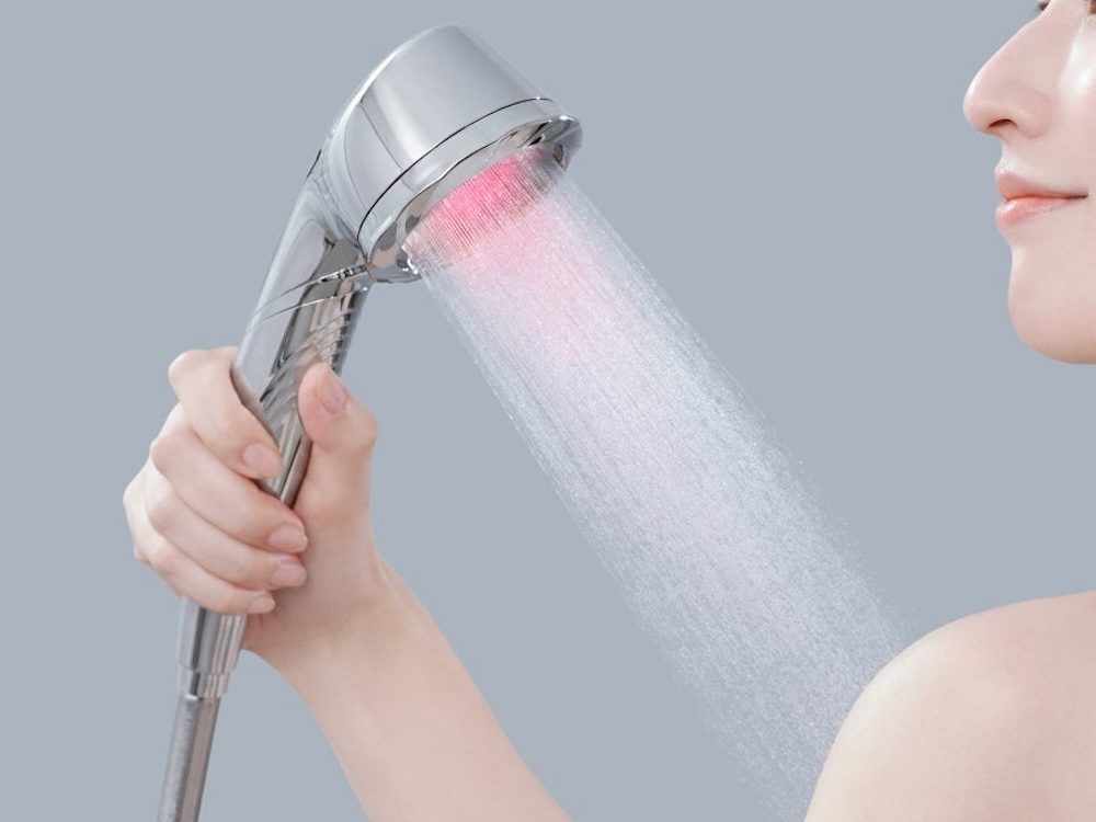 なめらかな「シルクリッチ水流」と2色のLEDを搭載