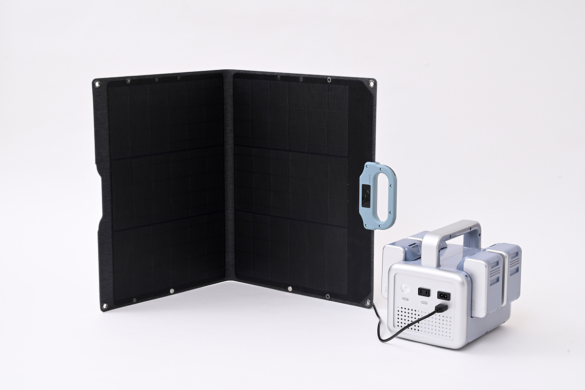 太陽光での充電も可能