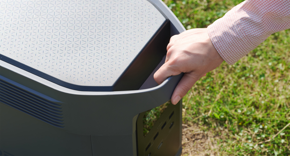 持ち運びしやすいハンドルに改良