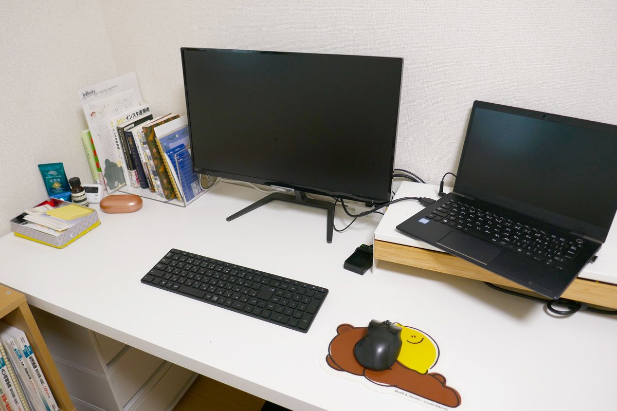 after。仕事に本当に必要なものだけを残して、後は別の場所に収納していきます