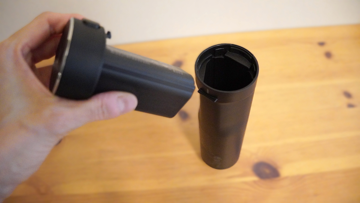 着脱式のため、バッテリーだけ買い替えることも可能