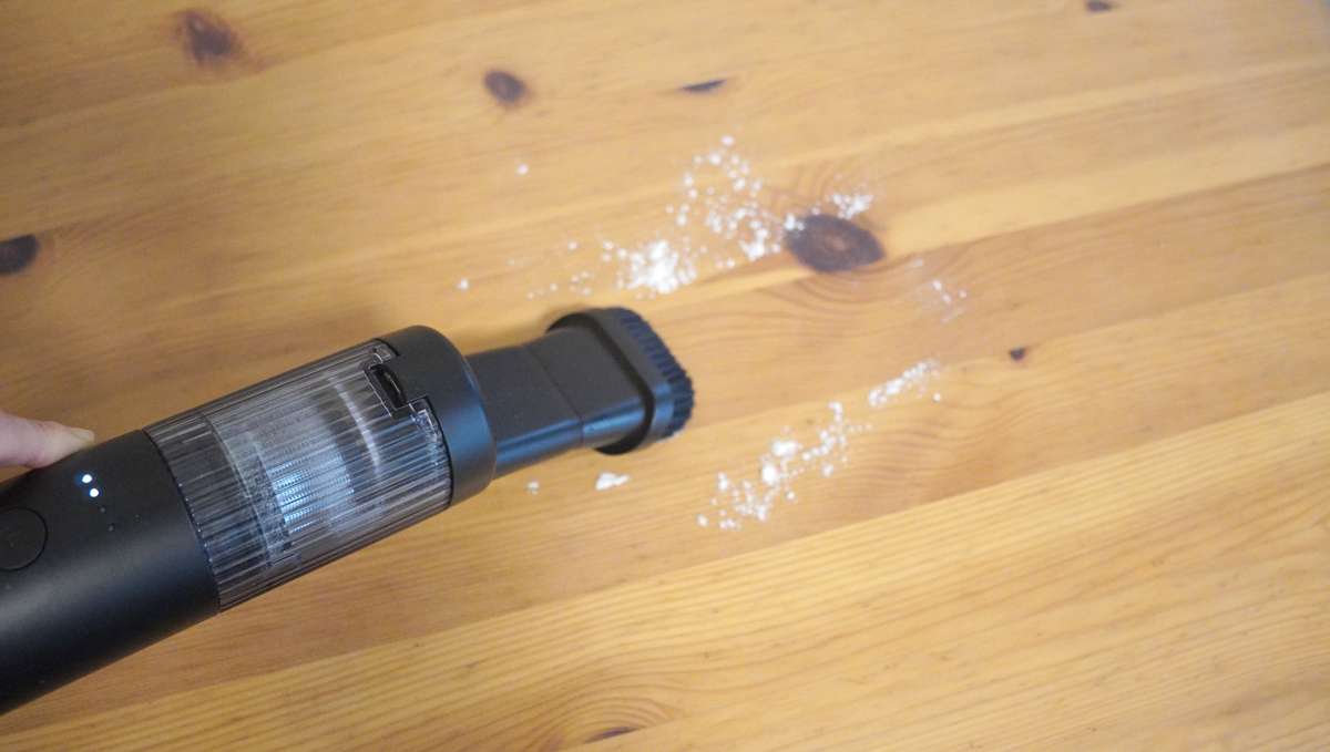 自立するため、キッチンの片隅に立てた状態で常にスタンバイしておき、いつでもサッと使うのに有効