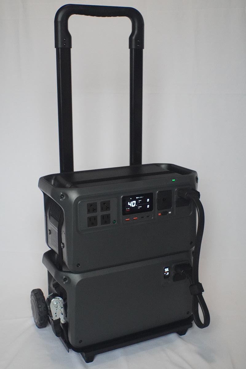 専用ハンドトラックも販売している