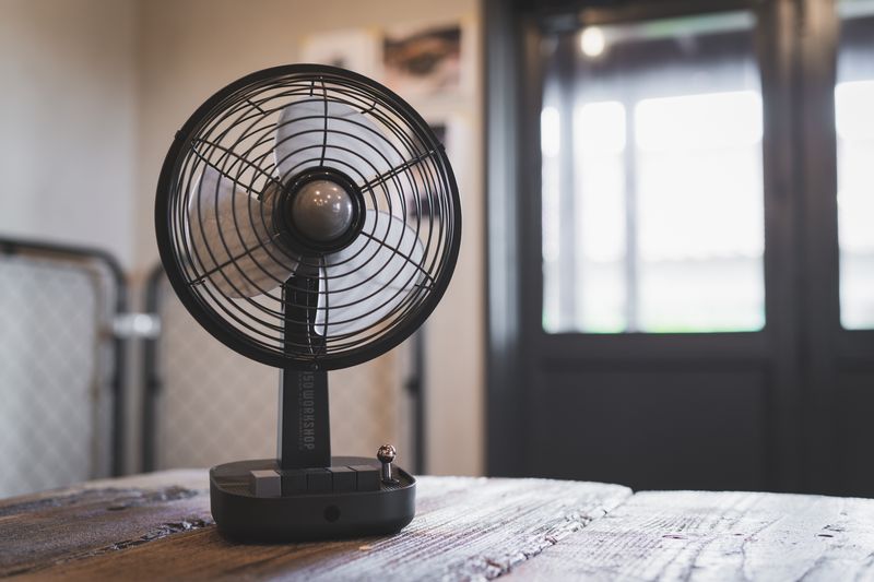 RETRO DESKTOP FAN
