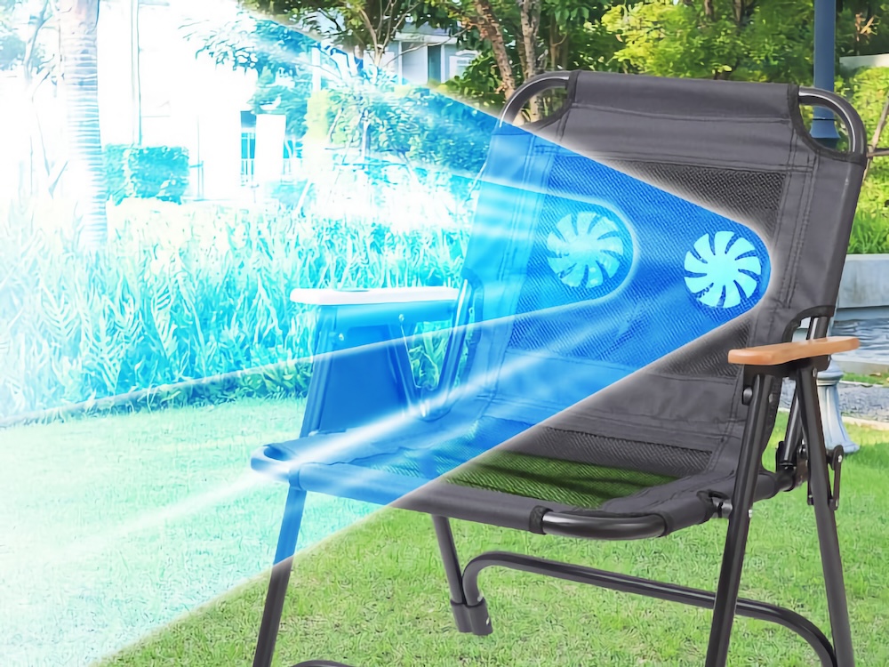 背面に内蔵された2つのファンが、背中に風を送り込む