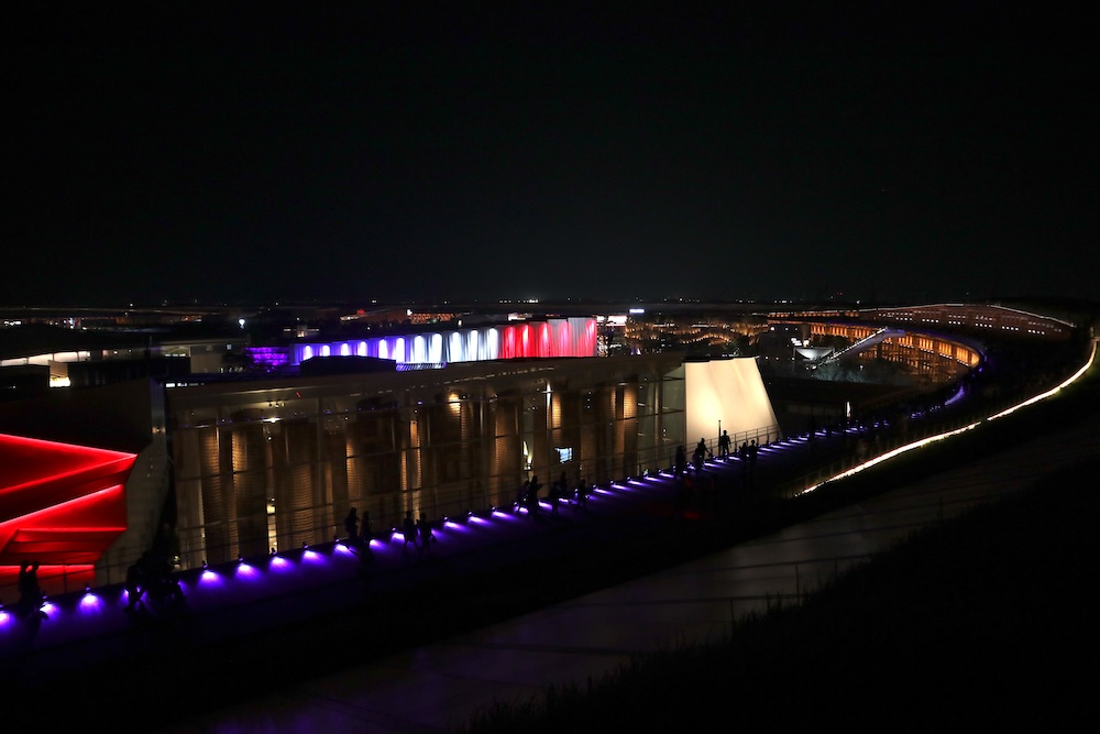 色を自在に変えられる