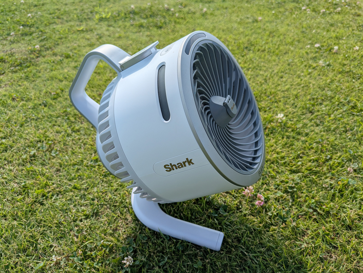 Shark(シャークニンジャ)の「FlexBreeze HydroGo コードレスサーキュレーターファン FA052J」