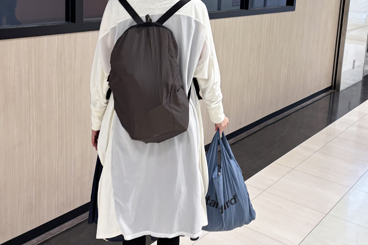 記事の中盤で紹介する「エコバッグ くしゅっとコンパクト ショートロゴ」