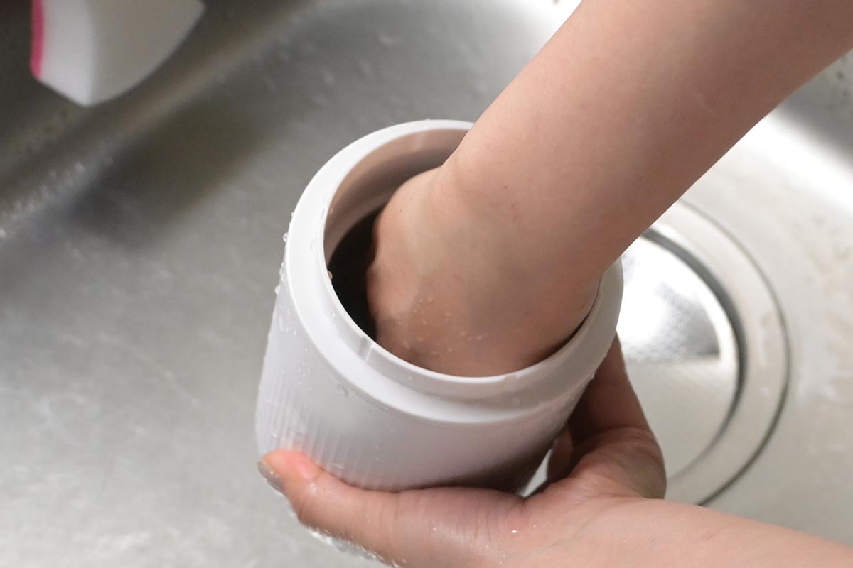 手を入れて洗うことも