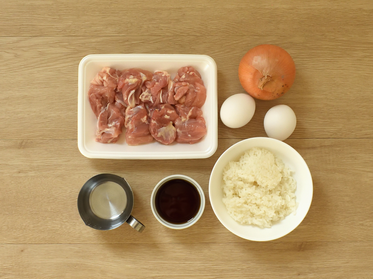 鶏肉はカットされた唐揚げ用を使うと手軽です