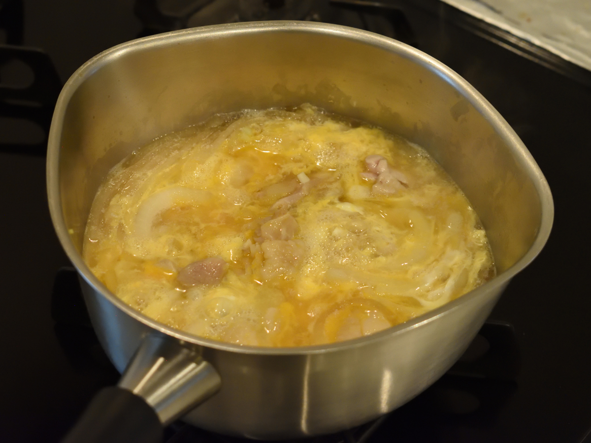 卵の火の通り具合はお好みで調整してください