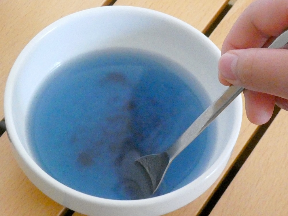 水100mlを加えて溶かし、ゼリー液を作る