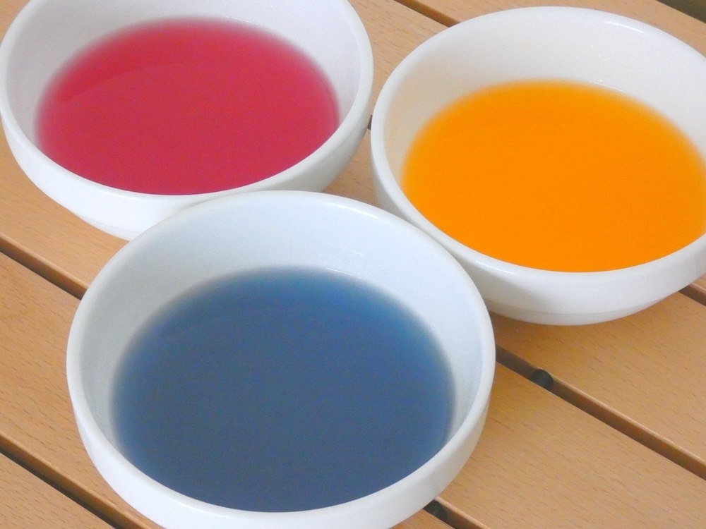 レンジで加熱後、軽くかき混ぜて冷蔵庫で冷やし固める