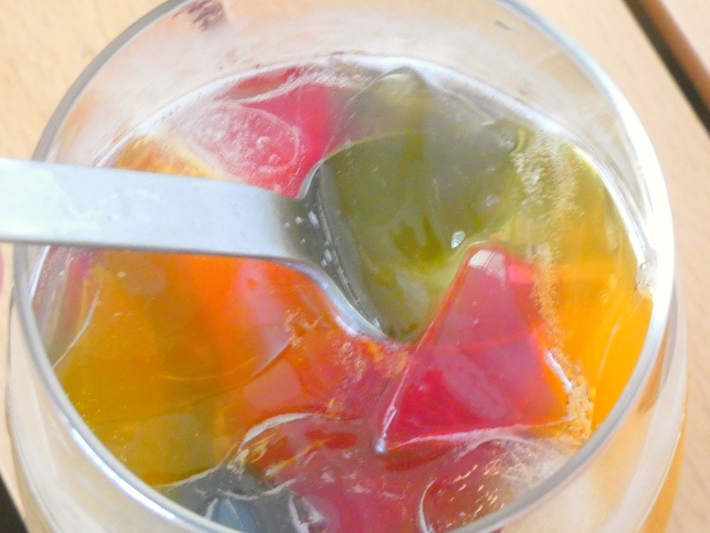 彩りの良いゼリードリンクが完成