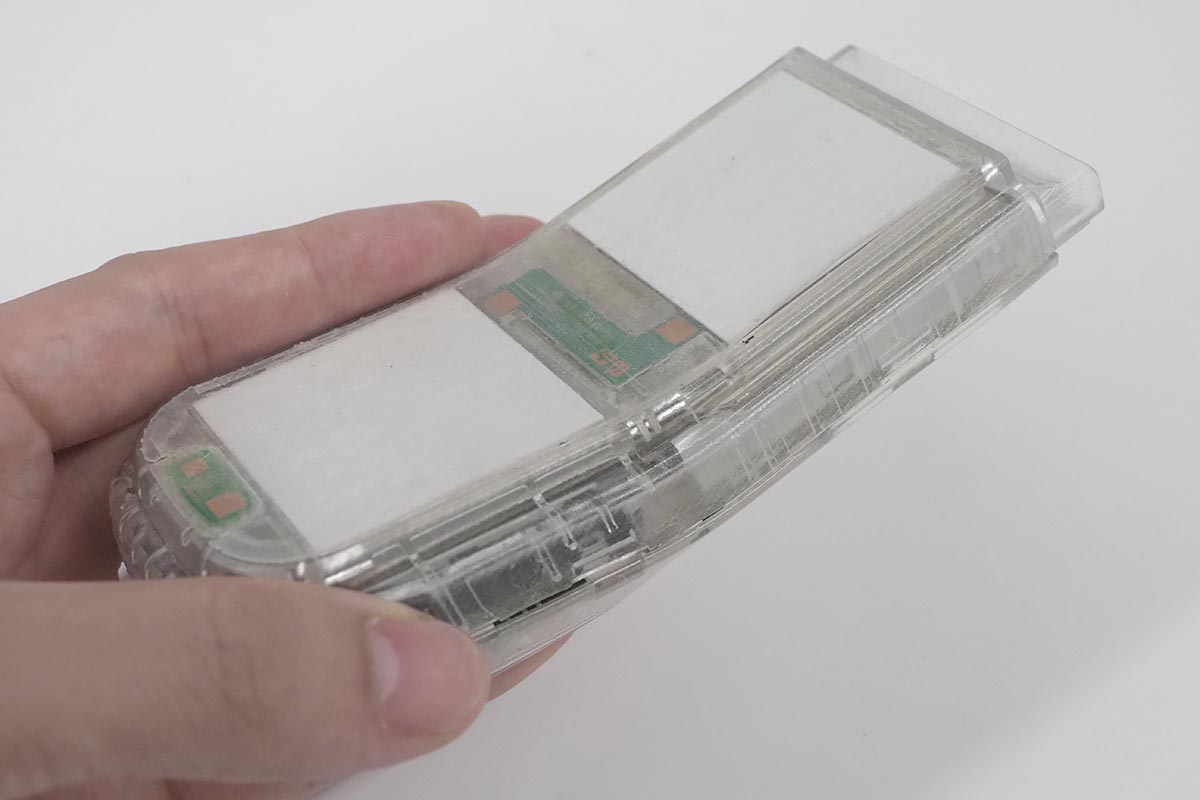 ペルチェ素子を使った冷却部分が2つに増えて性能も倍に。写真は開発時点のサンプル