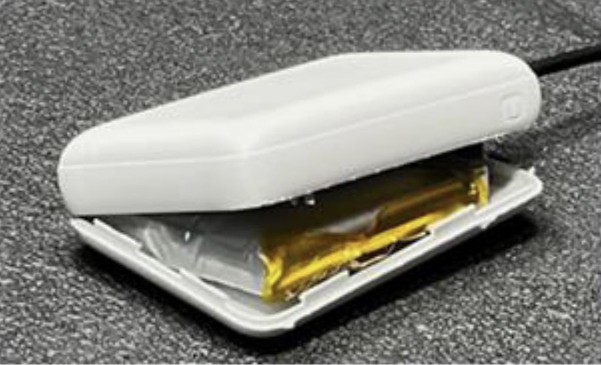 膨張したモバイルバッテリー(再現実験)