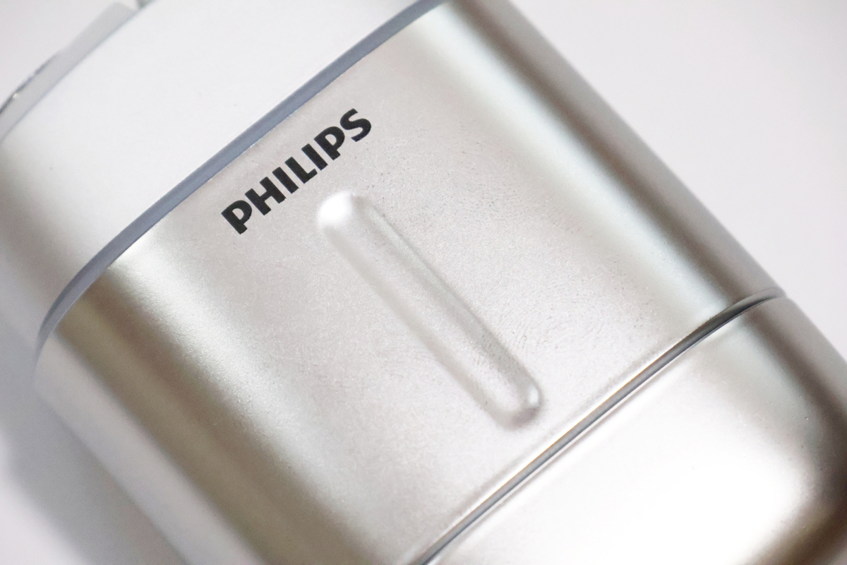 溝の部分がタッチセンサー