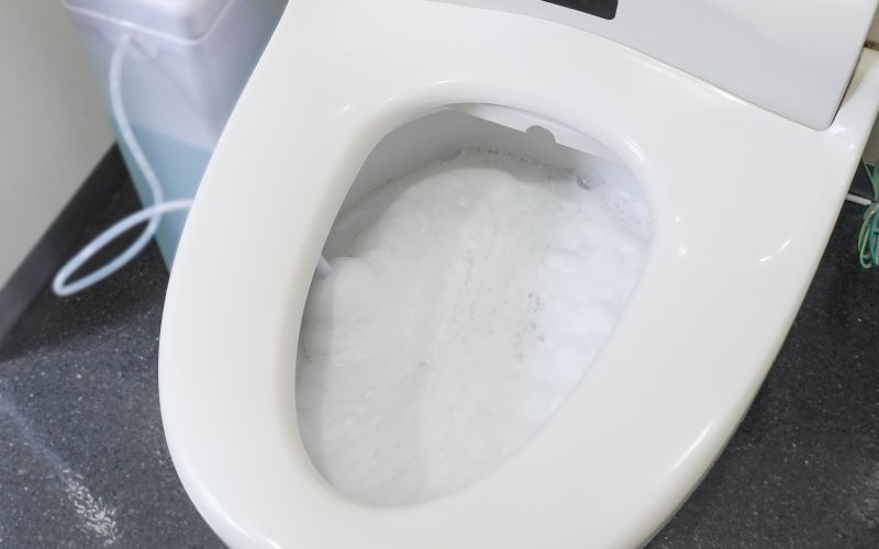ノズルは薄型設計のため多くのトイレに対応する