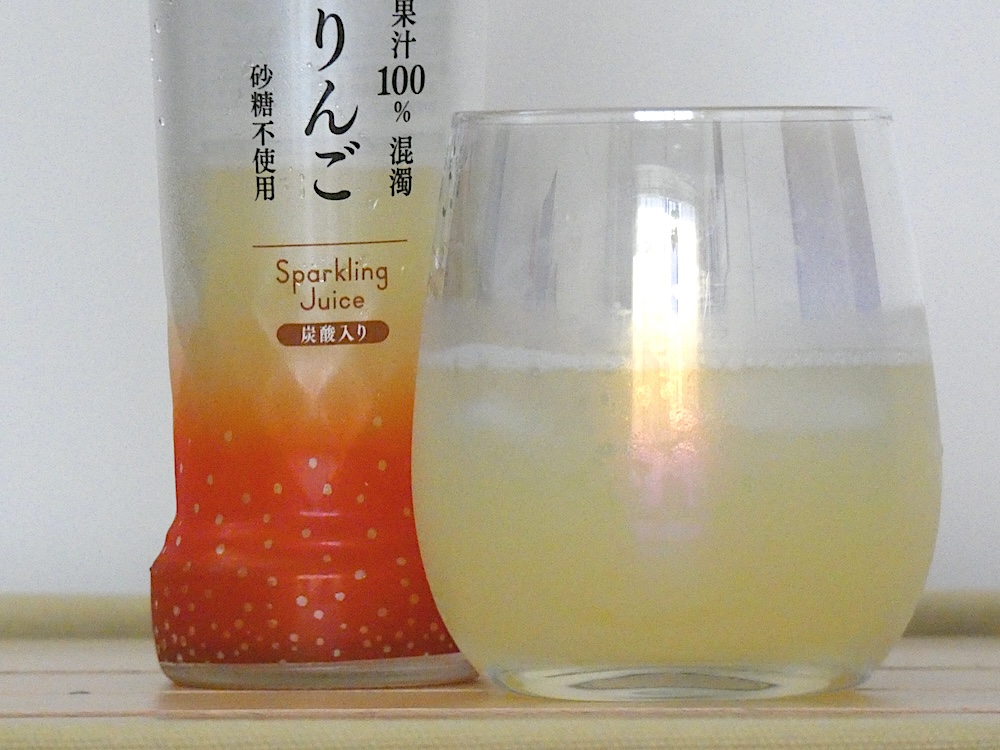 信州産りんごの混濁果汁100％が使われている