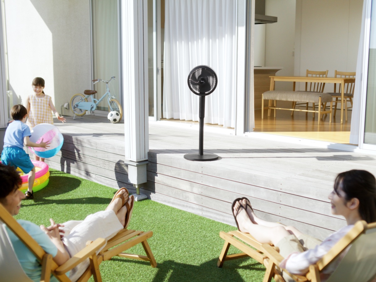 防水仕様なので、ベランダやキャンプなどでも使用可能