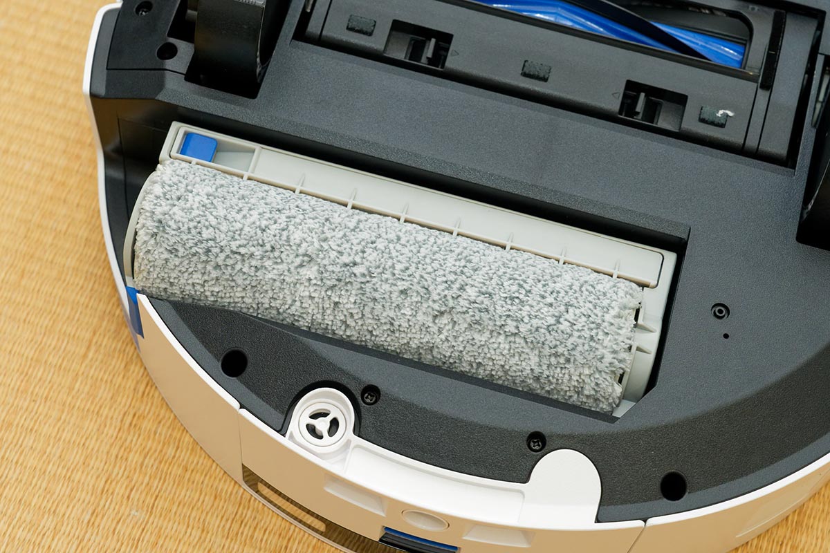 本体後方に備えるローラーモップ