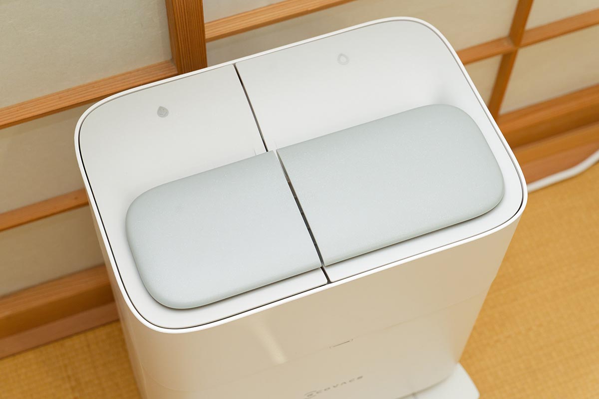 清水タンクと汚水タンクは上部から取り出す形