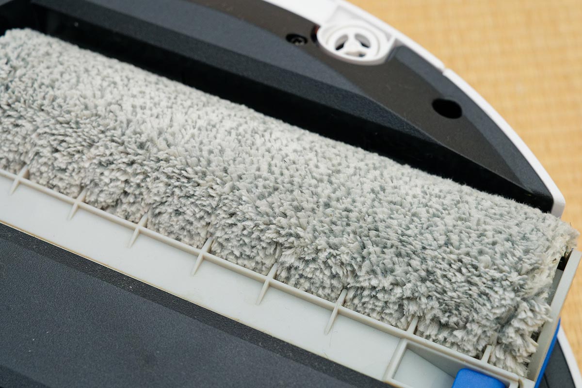 何度か水拭きした後のモップの表面。自動洗浄のおかげでクリーンさが保たれている