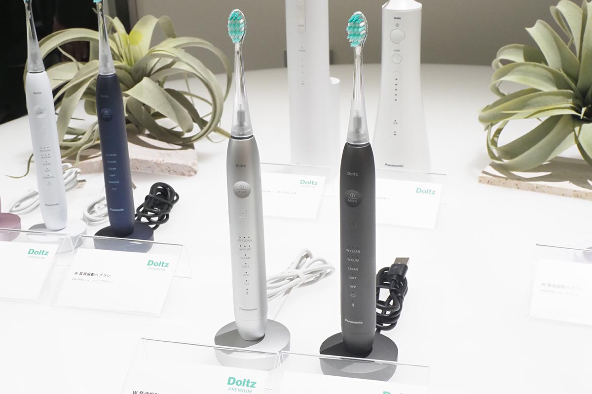 ドルツプレミアムの本体カラーは、シルバーとスペースブラックの2種類