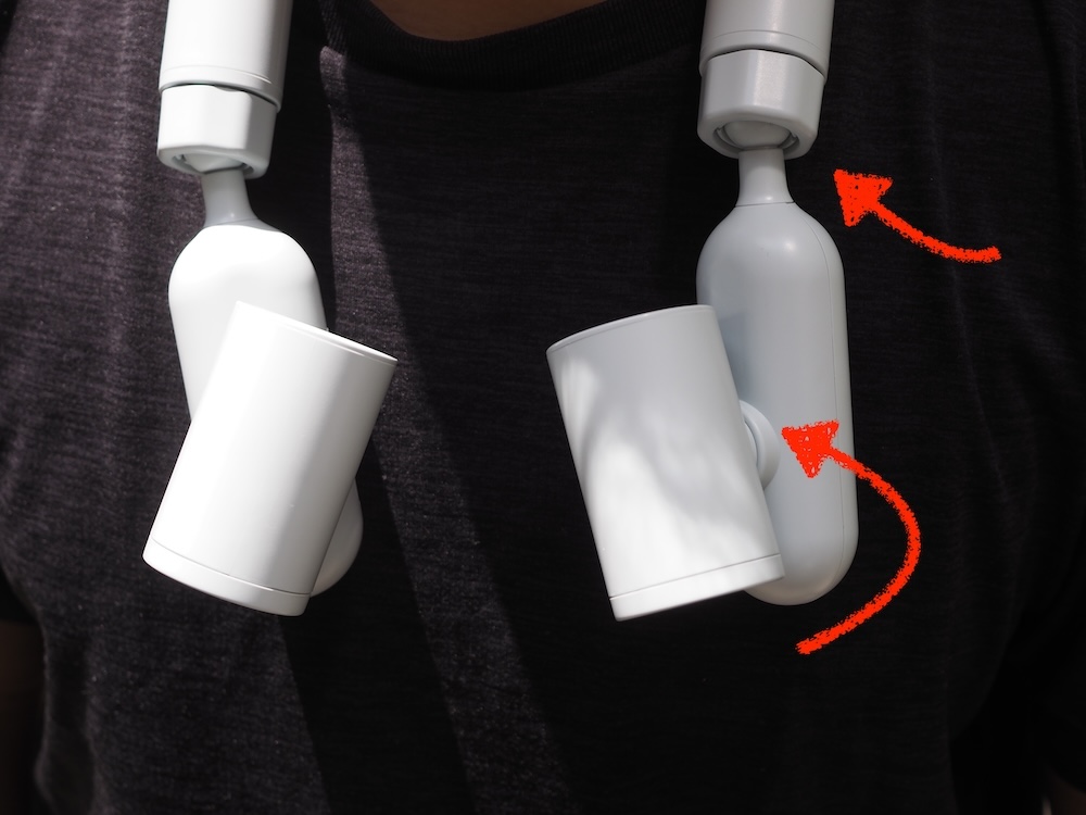 各ファンは、2カ所で角度を調整できる