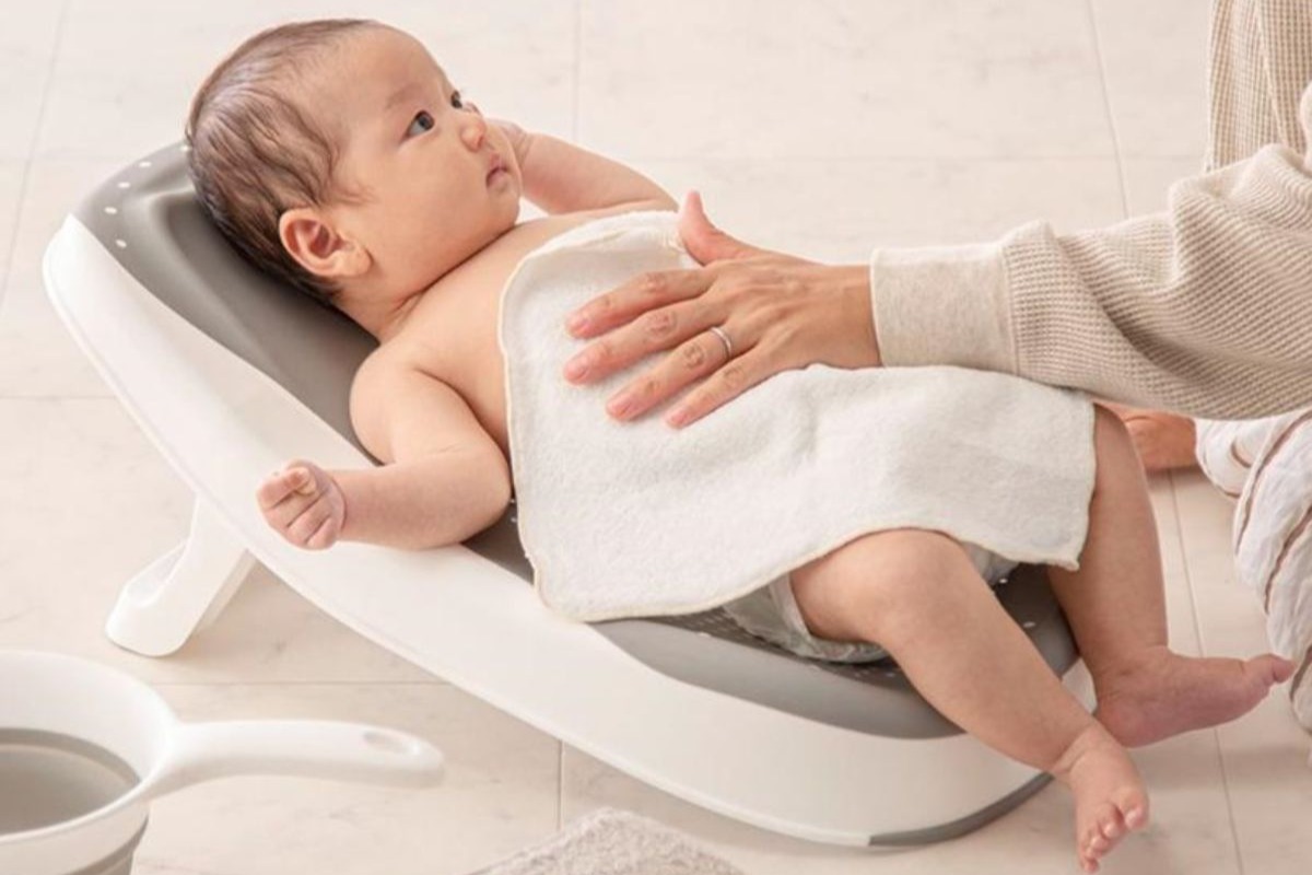 赤ちゃんを安心して寝かせられるため、両手が自由になる