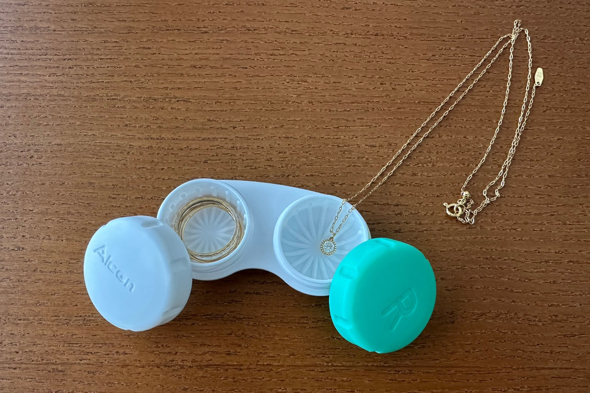 コンタクトケースが意外に使えます