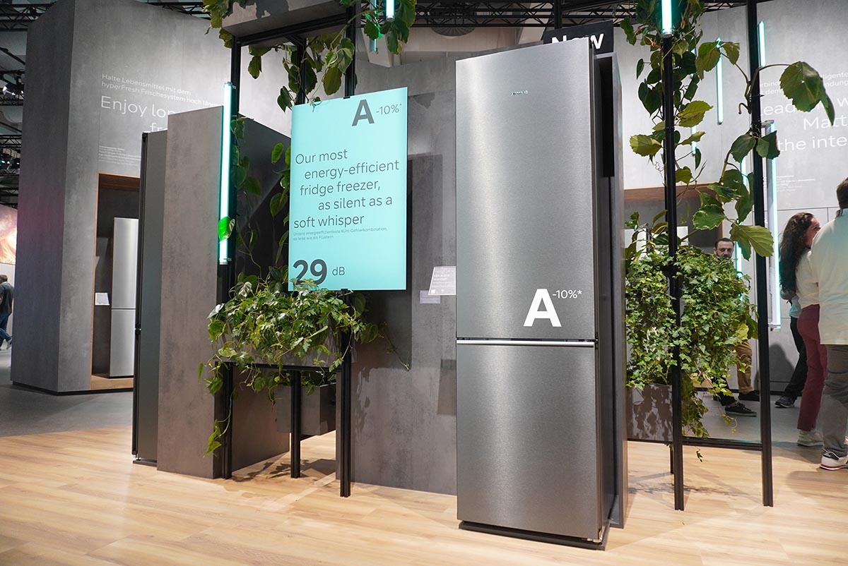 シーメンスが2024年に発表したスマート冷蔵庫。Matterへの対応を実現しただけでなく、欧州の厳しい基準に沿った省電力性能を達成