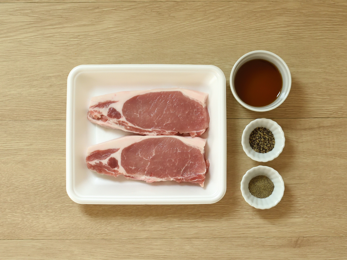 コショウを2種類使うと風味がよくなります