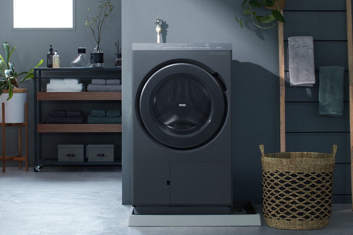 新色のダークグレー。空間に溶け込むデザイン