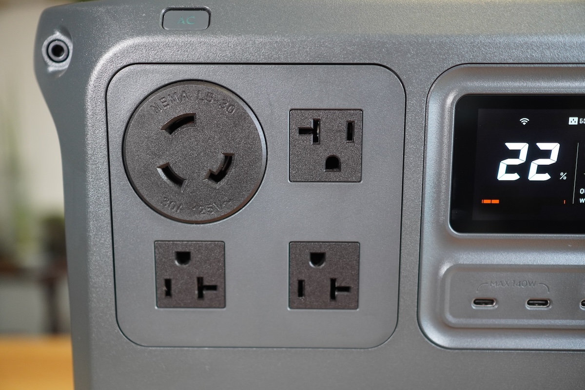 ACはNEMA L5ｰ30を含む4系統