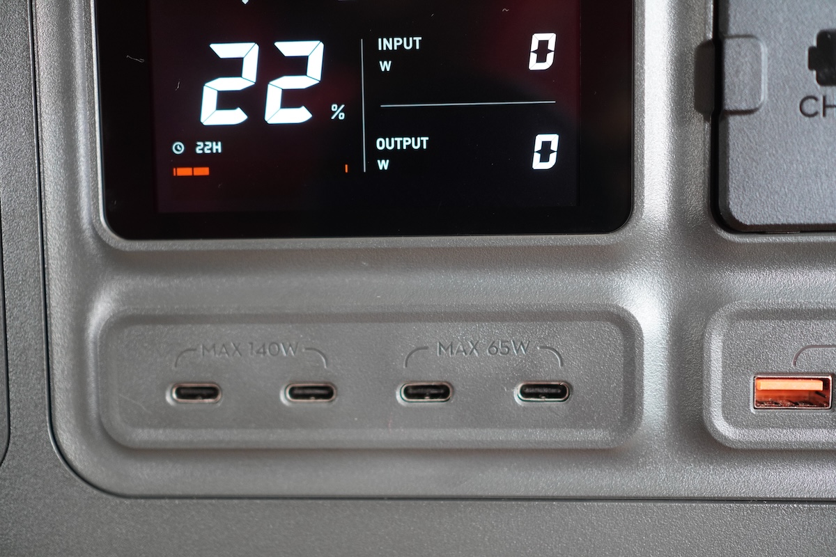 USB Type-Cは140Wと65Wが2系統ずつ