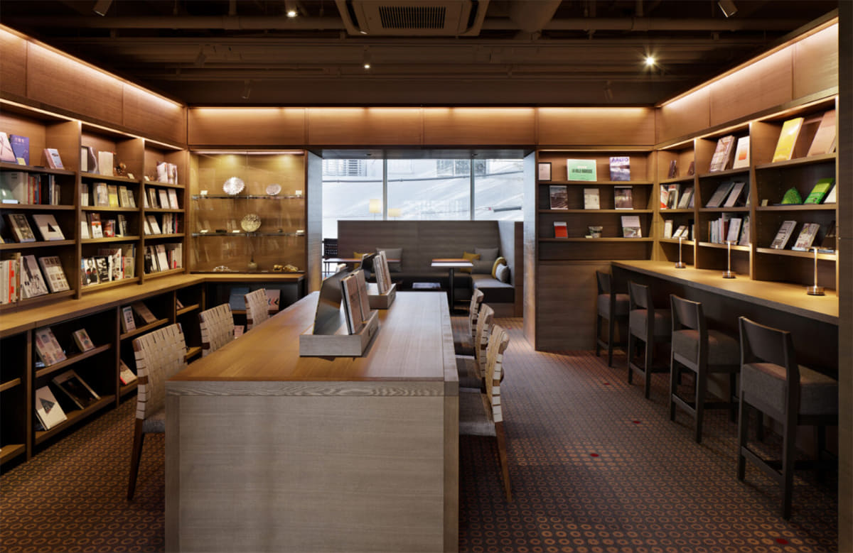 代官山 蔦屋書店 3号館 2階でじっくり学べる