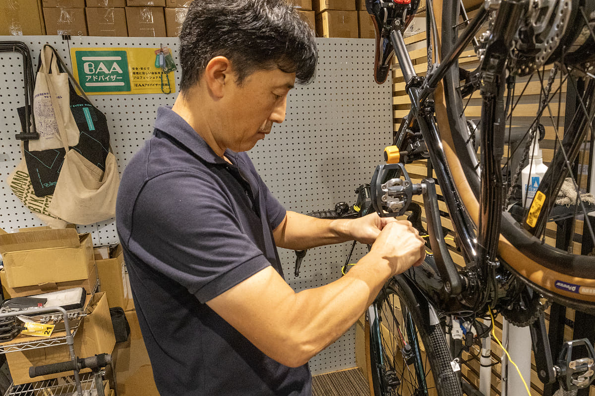 ベスビーに筆者のJGR1.1を持ち込みリワークをしてもらった。作業内容は充電端子交換とプログラムのアップデート