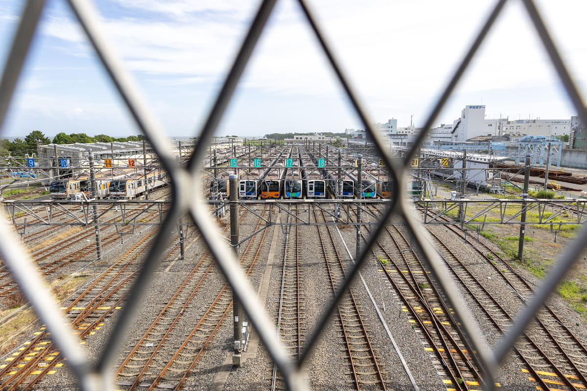 鉄道マニアというわけではないが、車両基地とは見ていておもしろい
