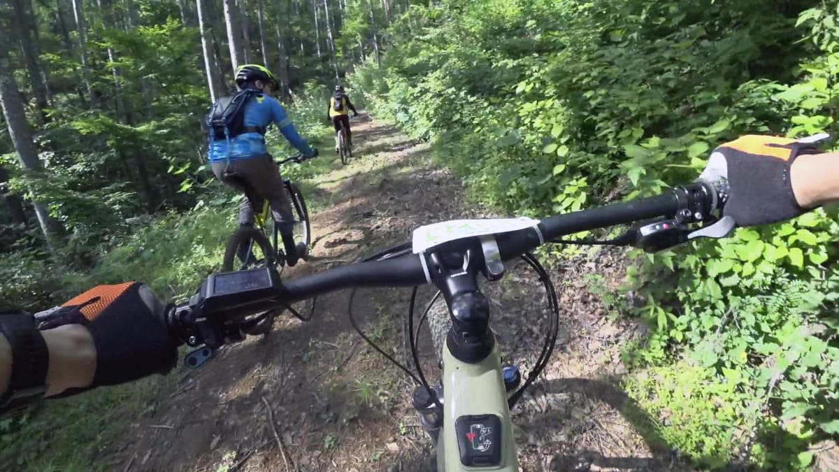 e-MTBだと、こんなに楽させてもらって申し訳ありません、という感じ……