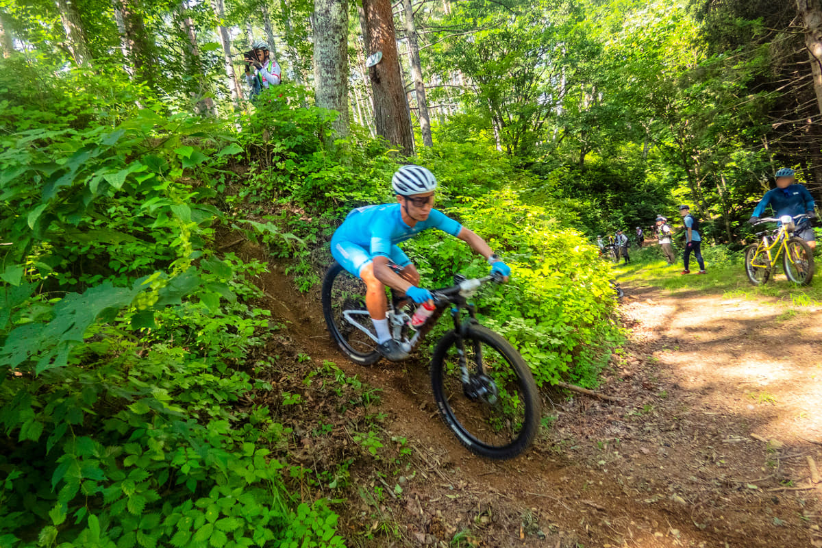 落差2メートル以上のきついドロップポイントが1箇所だけあり、果敢にチャレンジする人も