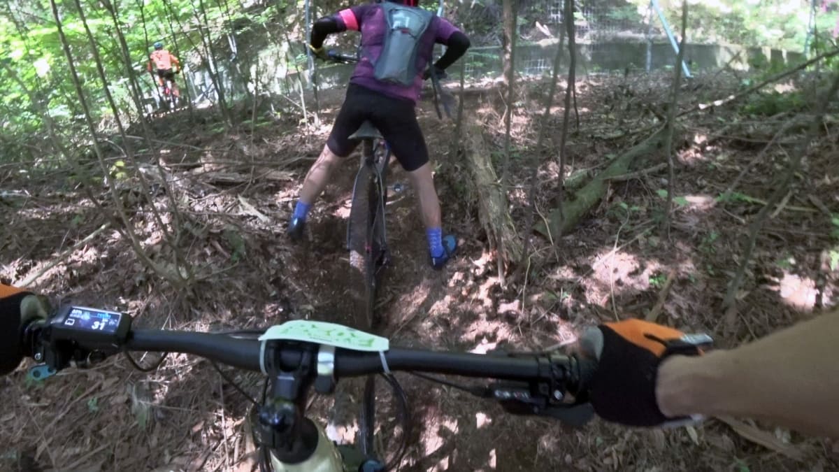 しかしその後は、通常のMTBだとつらそうな上り基調のオフロード