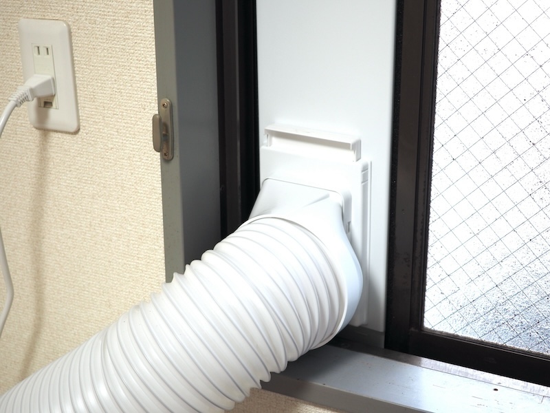窓パネルが、ぴったりと窓にフィットする
