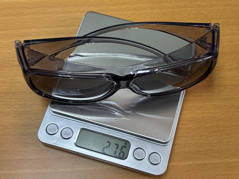 重量は実測で28g弱。ほとんど気になりません