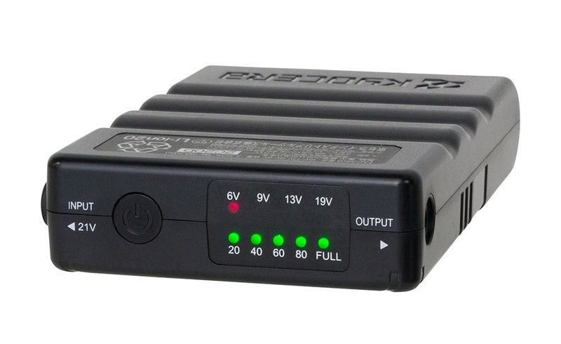 モンベル「ファンブロー」シリーズ用のファンは<a href="https://webshop.montbell.jp/goods/disp.php?product_id=1132245">「ファンブロー システム用 バッテリー 19V」</a>の1種類。オンラインストア価格は15,400円です。専用ACアダプター付き(USB充電などには非対応)(画像：モンベルオンラインストア)