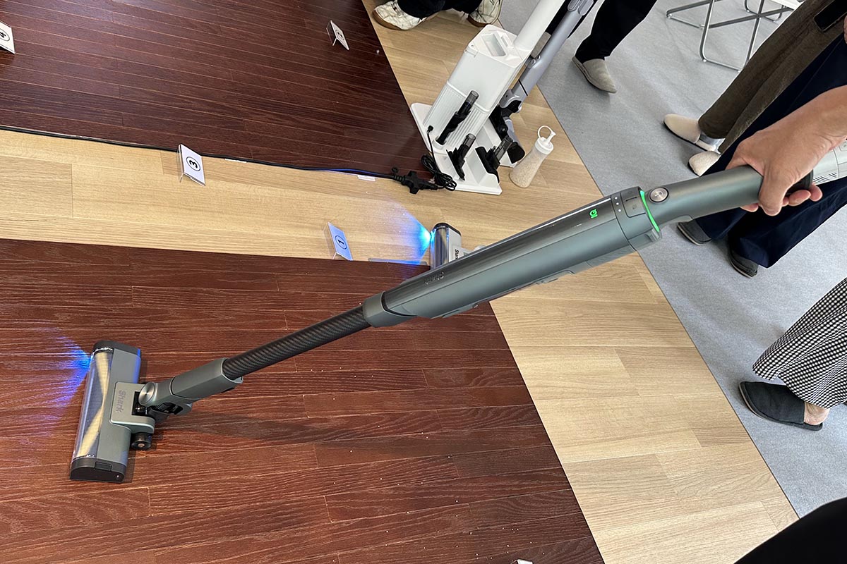 JC600JGNはソリッドな印象のアッシュグリーン