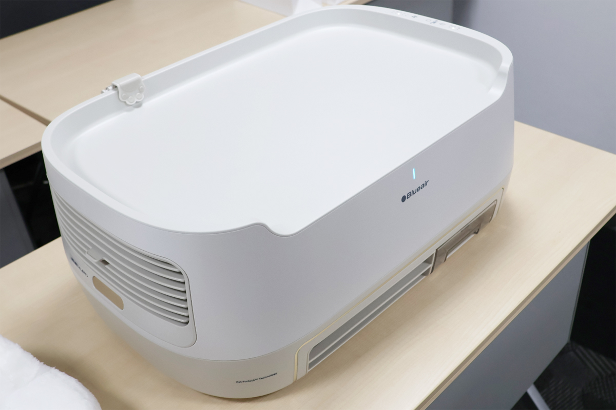 ペット用のベッドと空気清浄機が一体化