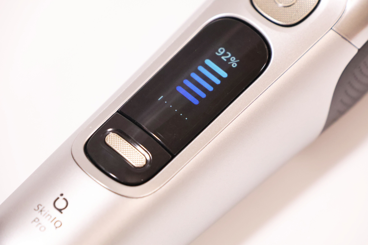 充電残量をパーセンテージと5段階のインジケーターでお知らせ