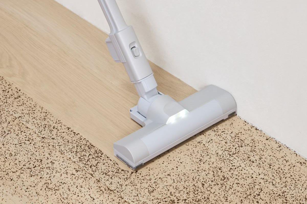 「ダブルエッジ構造」により壁との隙間を減らす